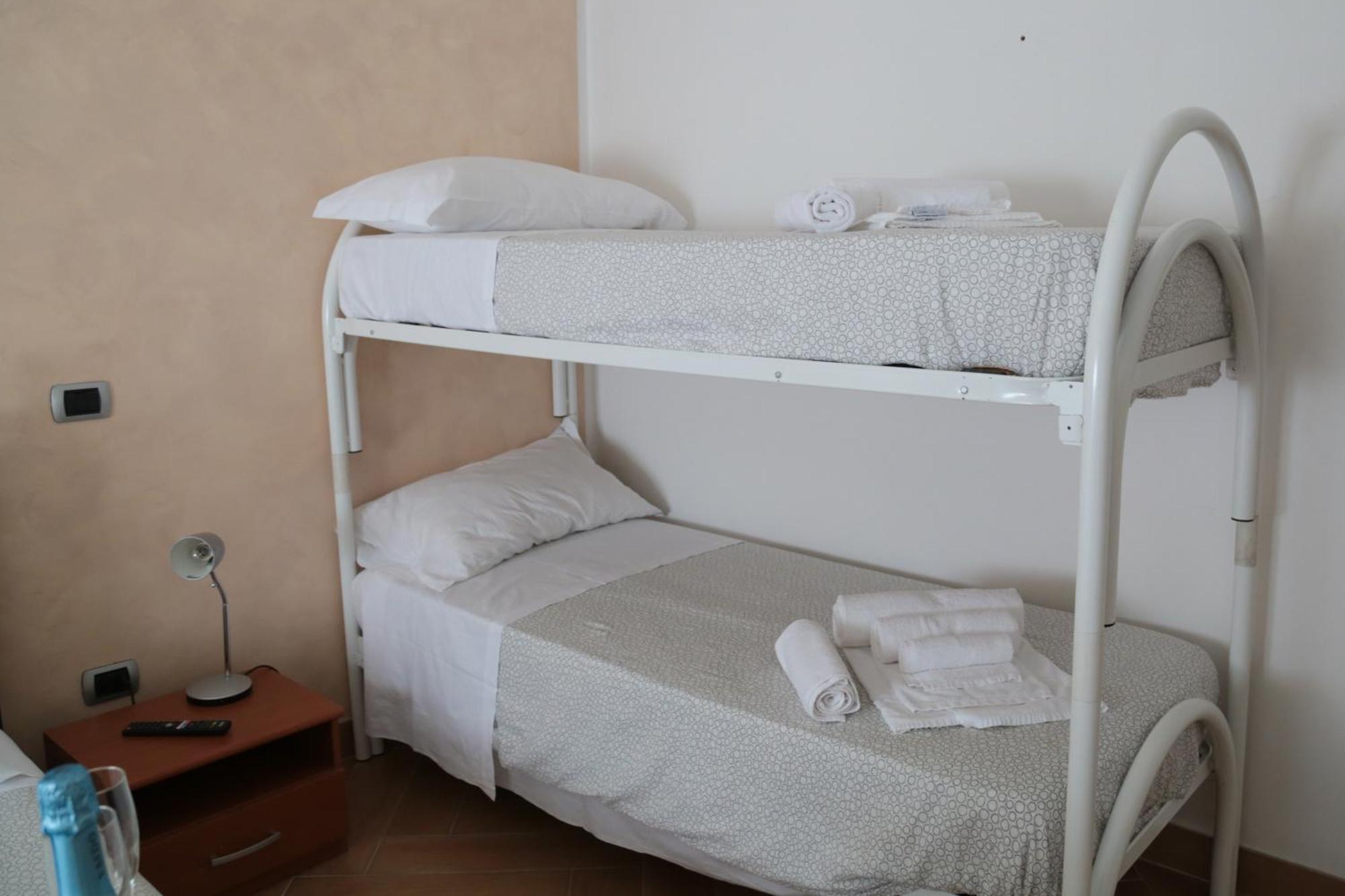 Guest House Simonazzi Reggio Emilia Exterior photo